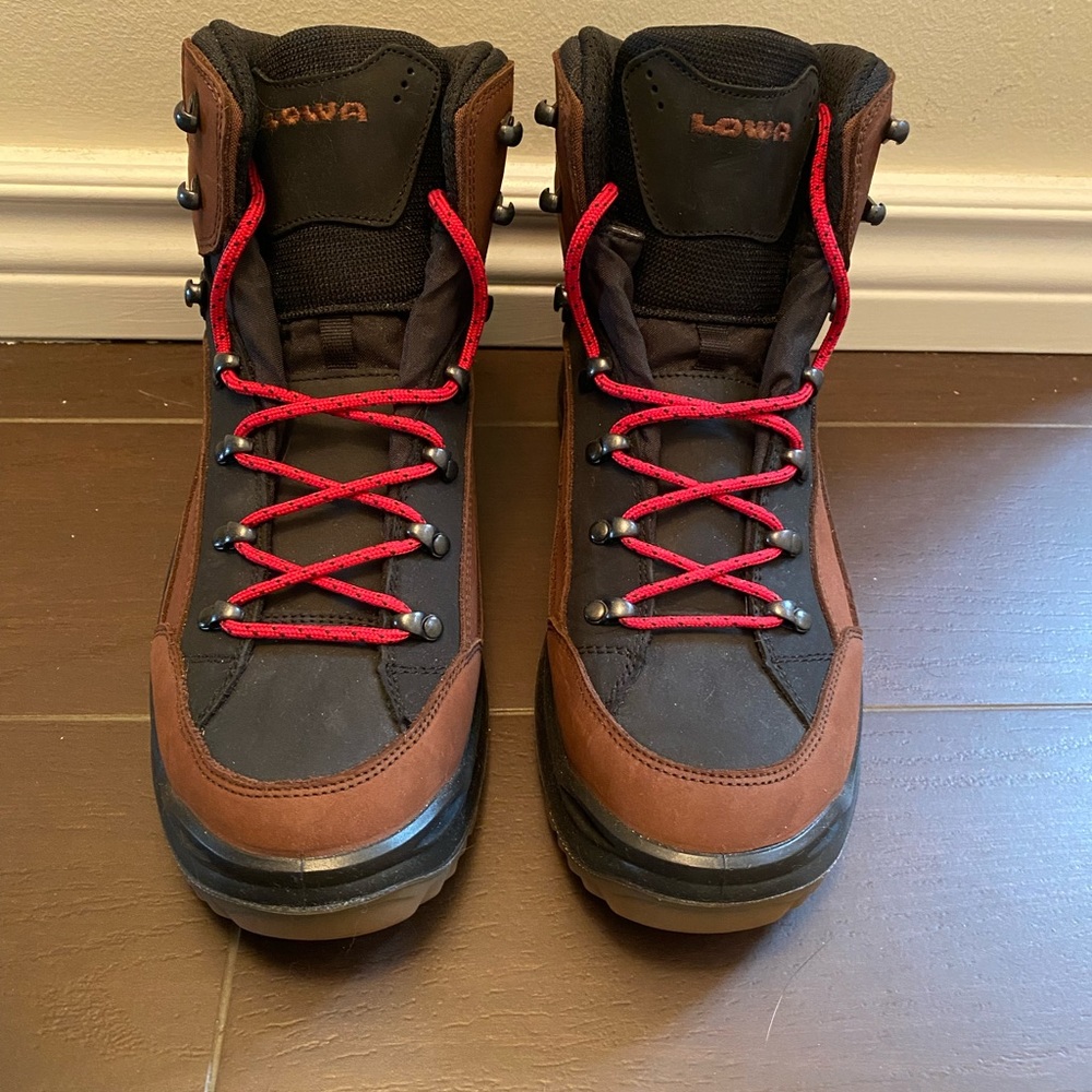 Lowa renegade hikers
